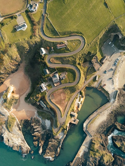 智能驾驶时代:九游会技术如何重塑出行安全与效率